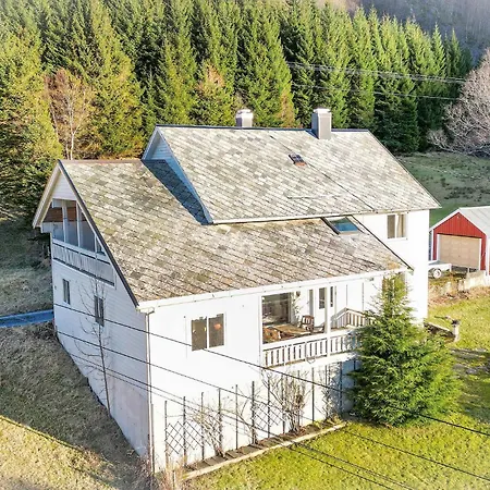 Gorgeous In Feriehus Aheim